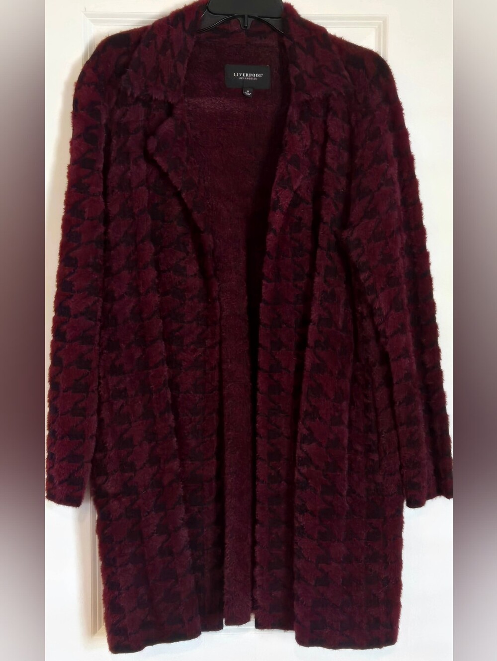 Liverpool Los Angeles Burgundy Houndstooth Plush Open-Front Cardigan